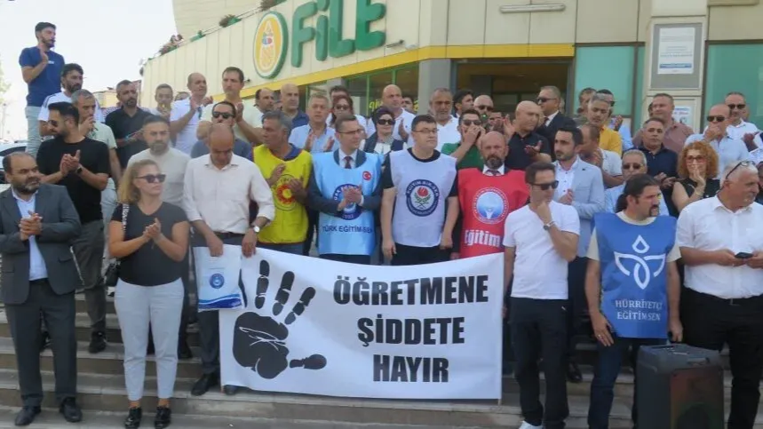 Darıca'da "Öğretmene şiddete hayır" sesleri yükseldi