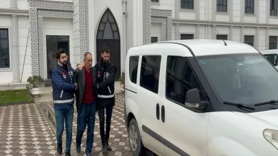 Hastane önünde husumetlisini bıçaklayan sanığa hapis ve tahliye