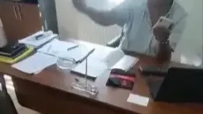Amirinin üzerine sıcak su döktü, gözaltına alındı