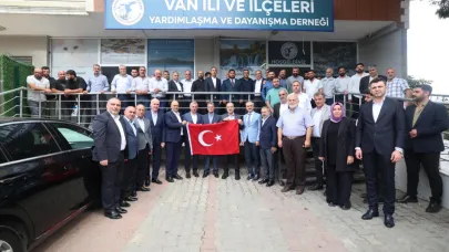 Büyükakın, Çayırova’da dernekleri ziyaret etti