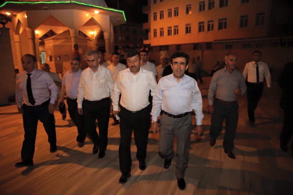 Vali Güzeloğlu, teravih namazını Darıca’da kıldı