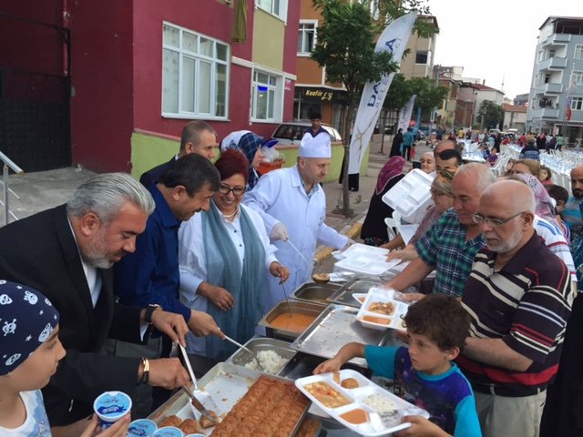 Sevgi sofraları 25 bin kişiyi ağırladı