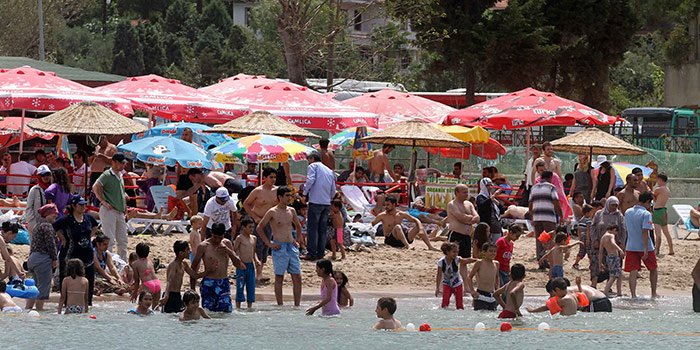 Darıca'daki plajlara yoğun ilgi