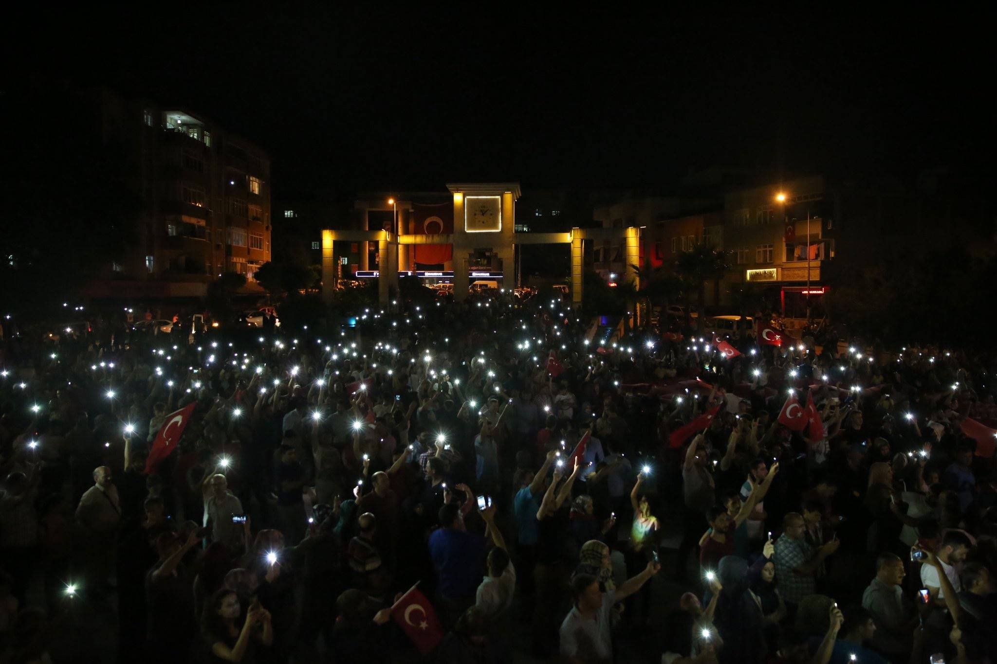 Darıcalılar 2 gün boyunca demokrasi nöbeti tuttu