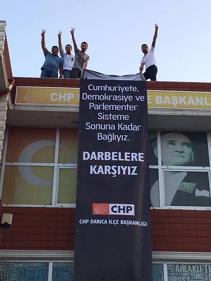 CHP Darıca'dan pankartlı tepki