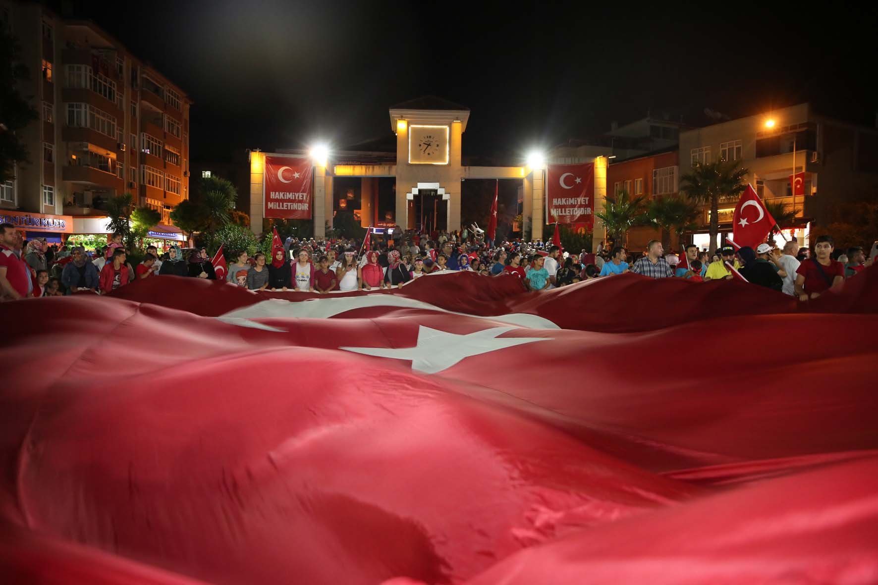 Darıcalılar meydanlardan inmiyor