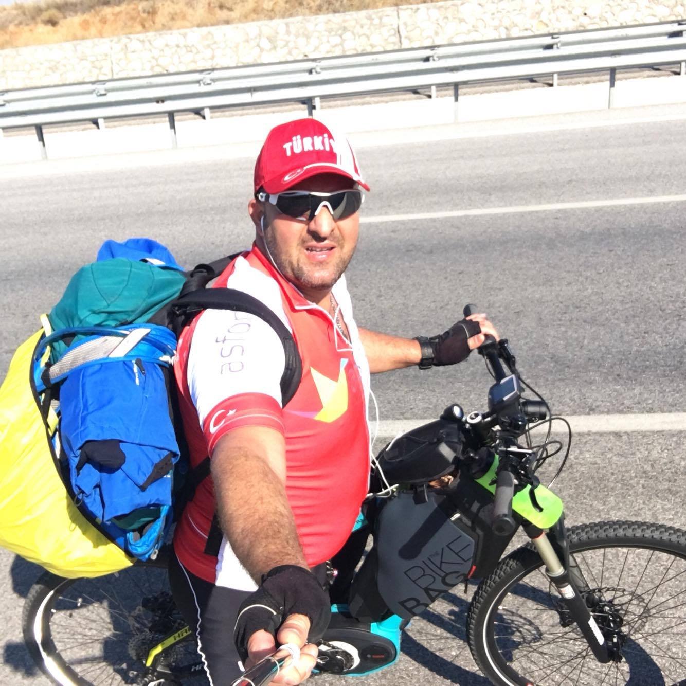Darıcalı Erkan'ın bisikletle yolculuğu başladı
