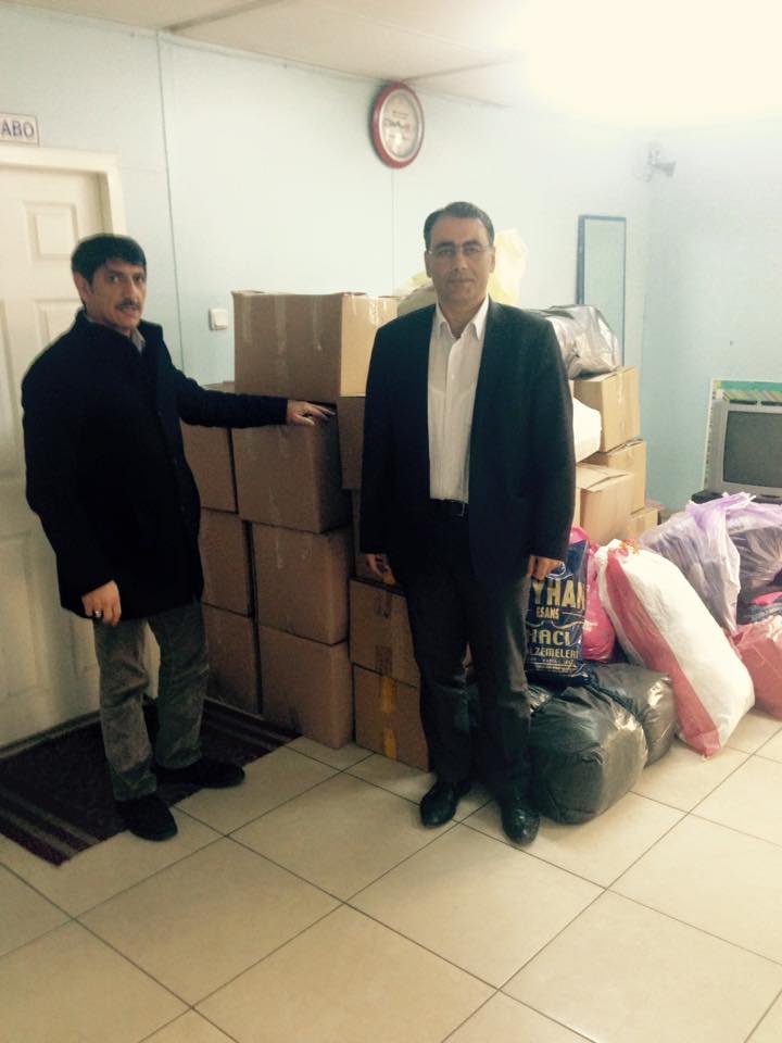 Darıcalı minibüsçülerden Halep'e anlamlı yardım!