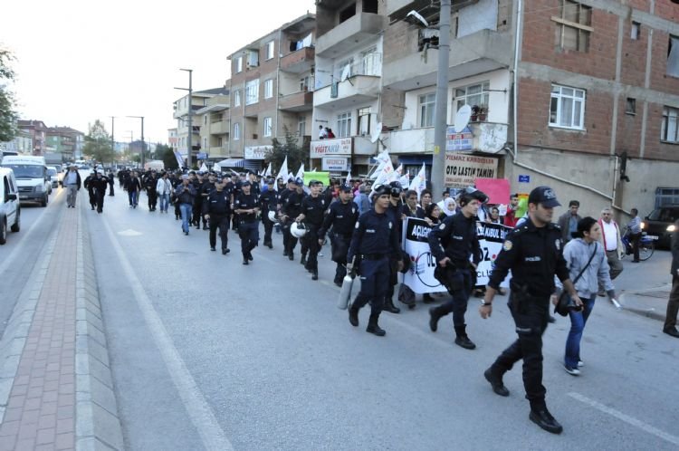 Polis HDK'lıları yürütmedi!