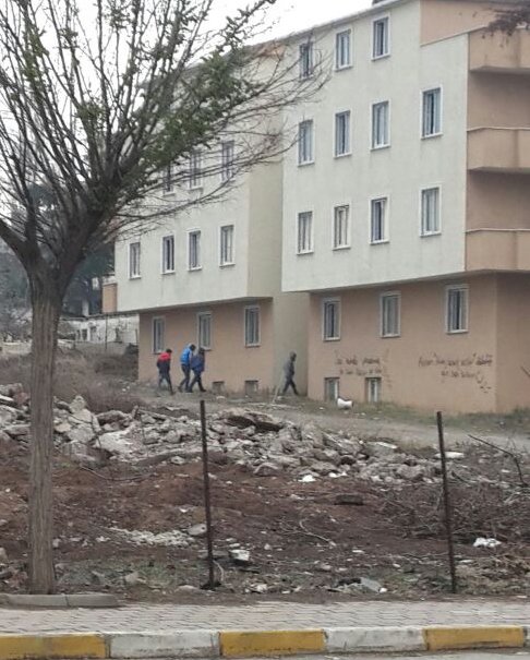 Boş binayı mesken tuttular!