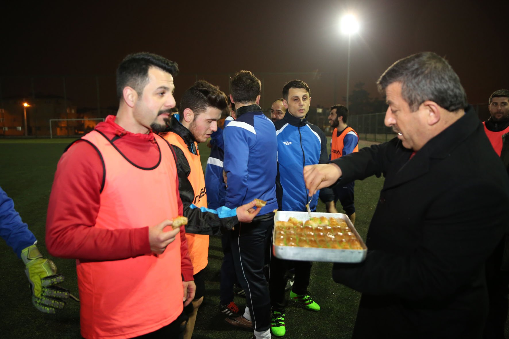 Karabacak'tan amatör kulüplere büyük destek