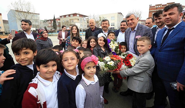 Karaosmanoğlu'ndan konferans salonu sözü!