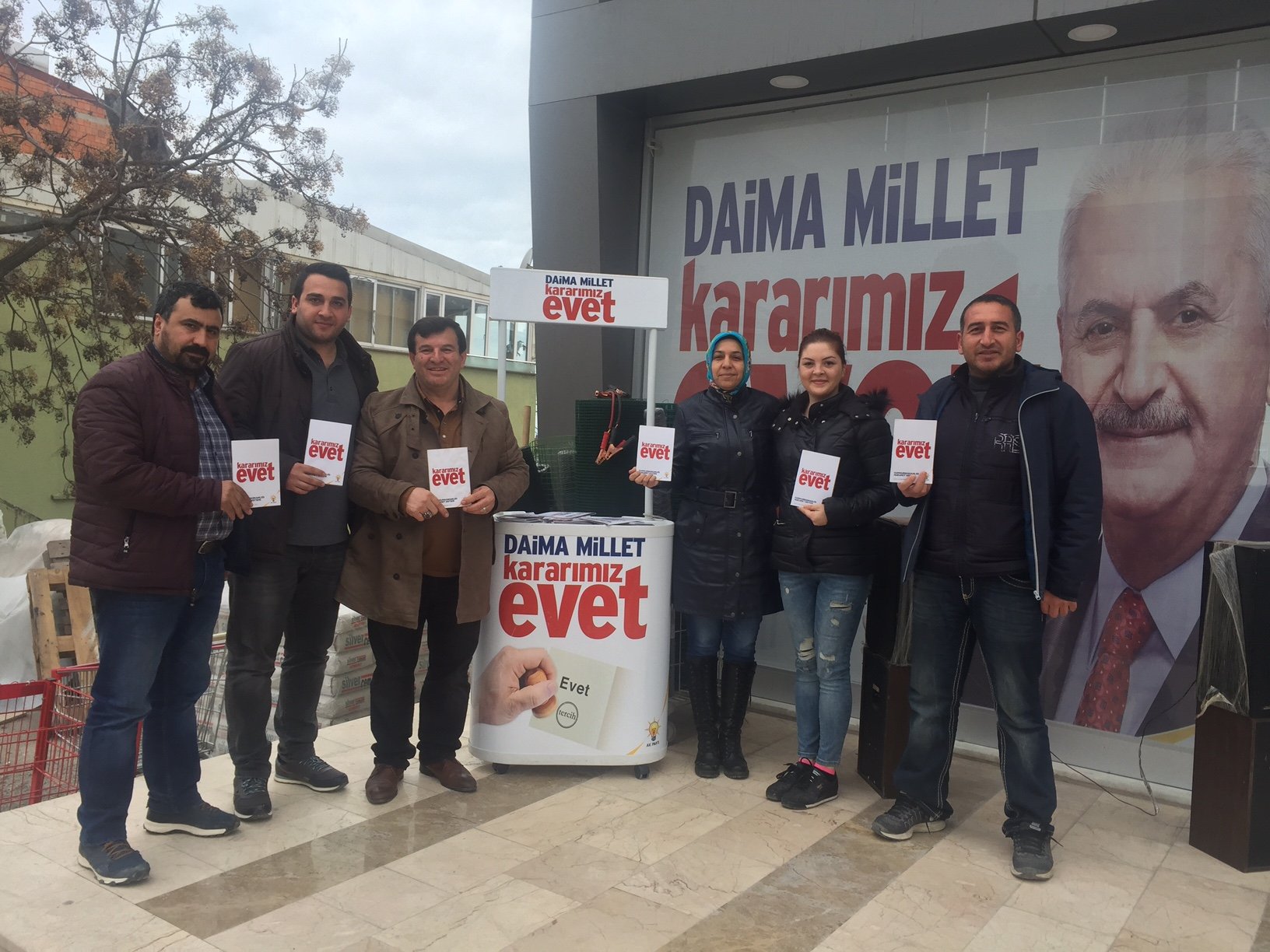 Ak Parti Bayramoğlu'ndan evet bürosu