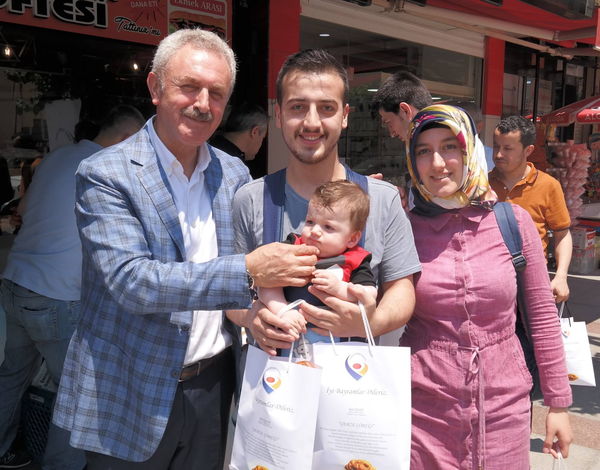 GTO, Darıca'da Gebze Çöreği dağıttı