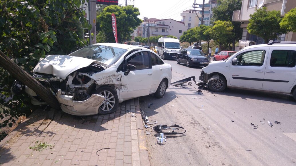 Darıca'da 2 araç çarpıştı; 1 yaralı