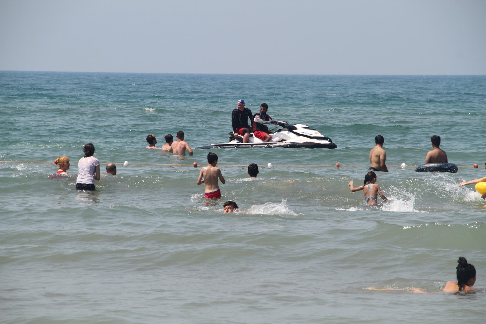 Bayramoğlu'nda 4 kişi boğulmaktan kurtarıldı