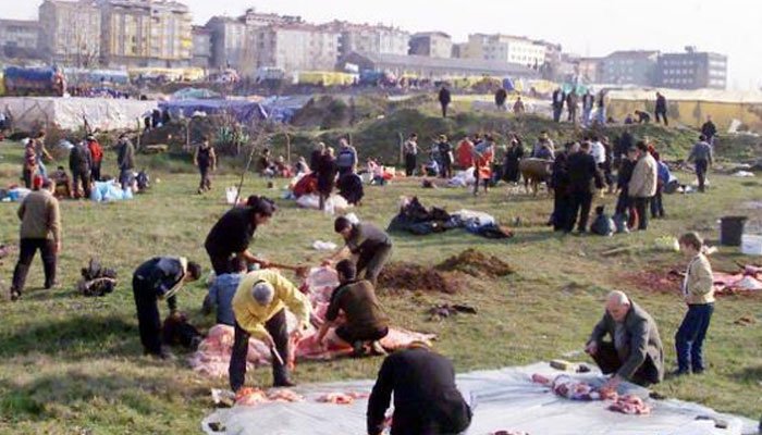 Bakanlık sokakta kurban kesmenin cezasını açıkladı