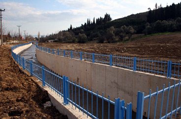 Vatandaşlar, Sırasöğütler Deresi’nden şikayetçi