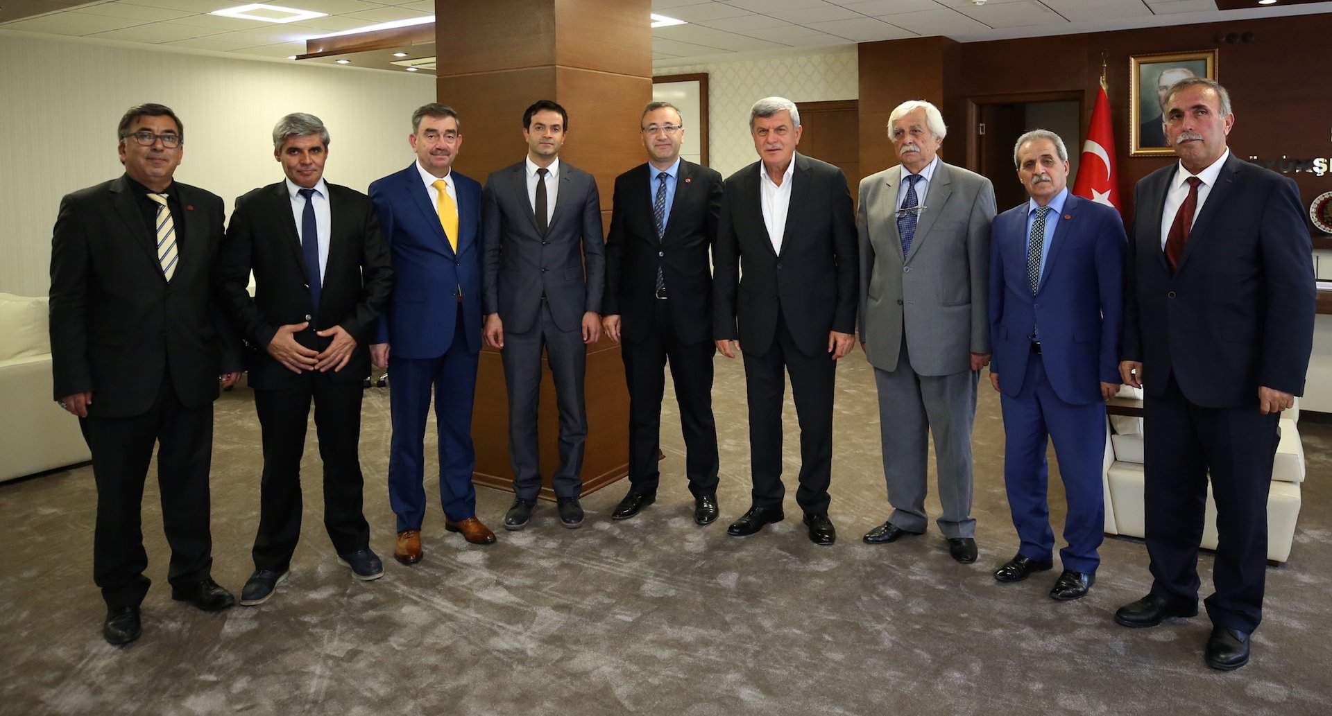 Karaosmanoğlu, Darıcalı muhtarlara projelerini anlattı