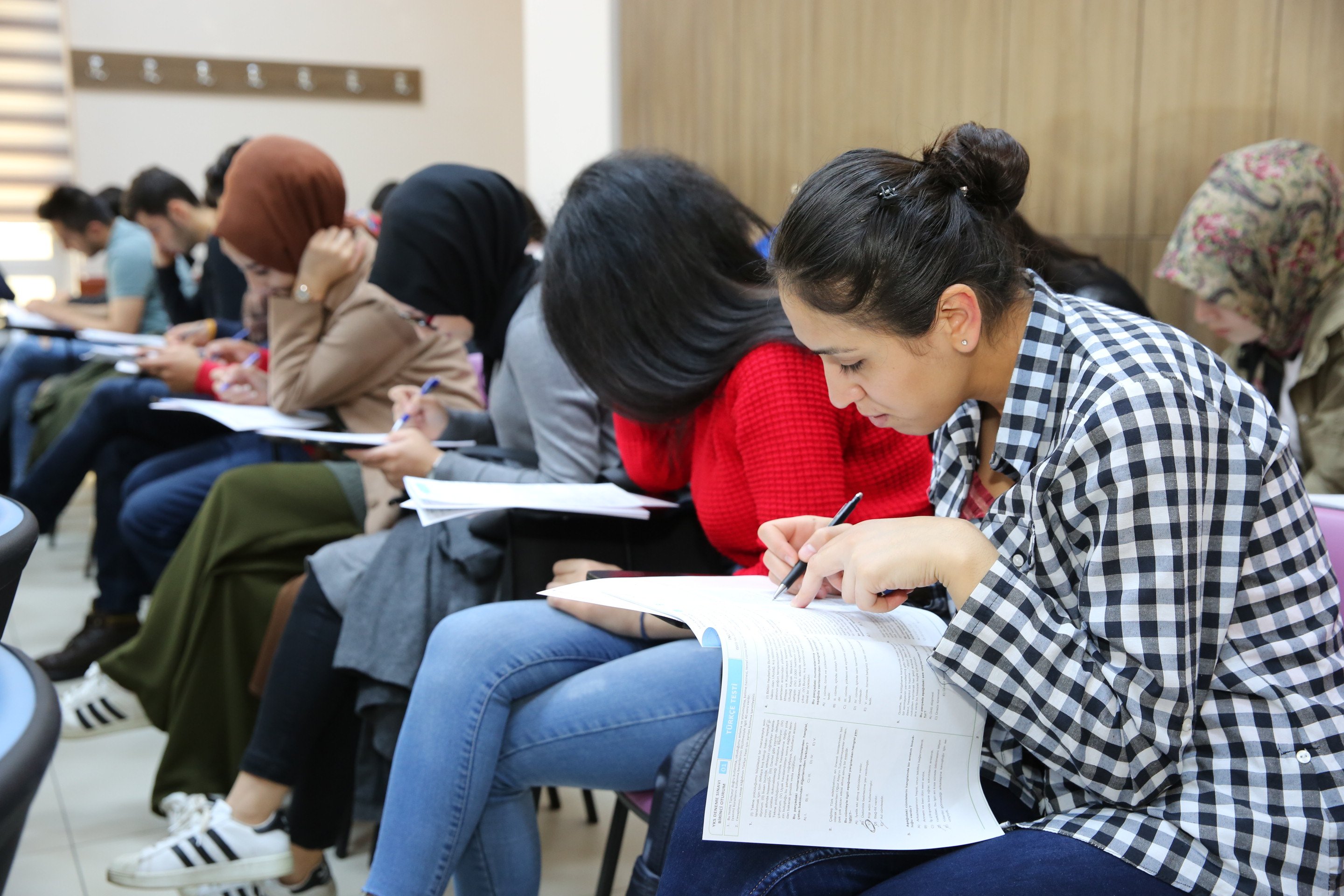 Darıca Bilgi Evleri, üniversiteye hazırlıyor