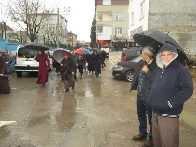 Bu sokağın trafiğe kapatılmasını istiyorlar!