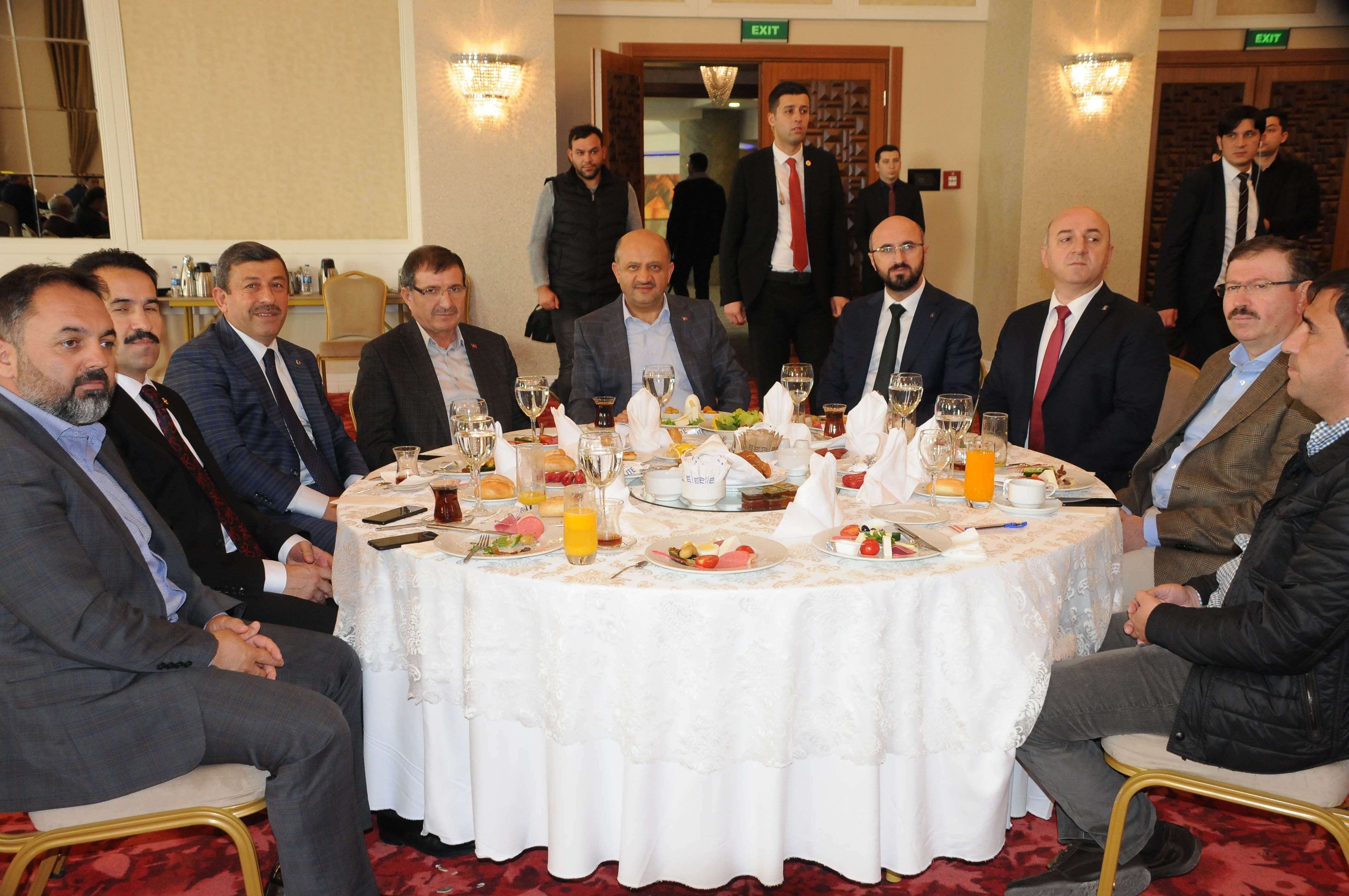 Başbakan Yardımcısı Işık, Darıca'da STK'larla buluştu