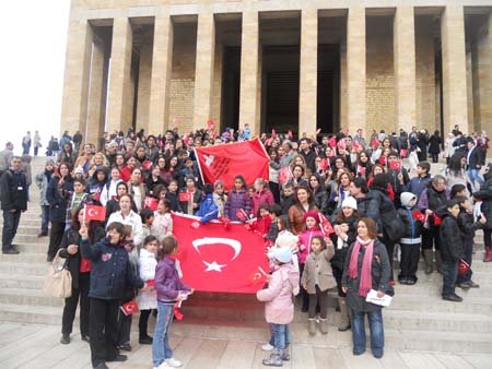 Seymenli öğrenciler Atamızın huzurunda!