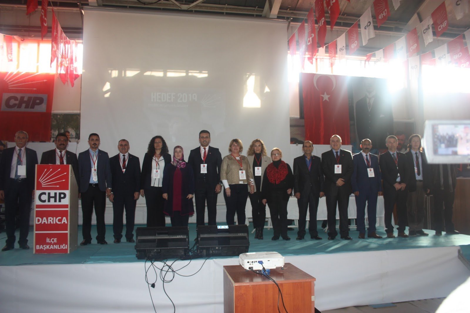 CHP Darıca'da Yönetim yarı yarıya yenilendi