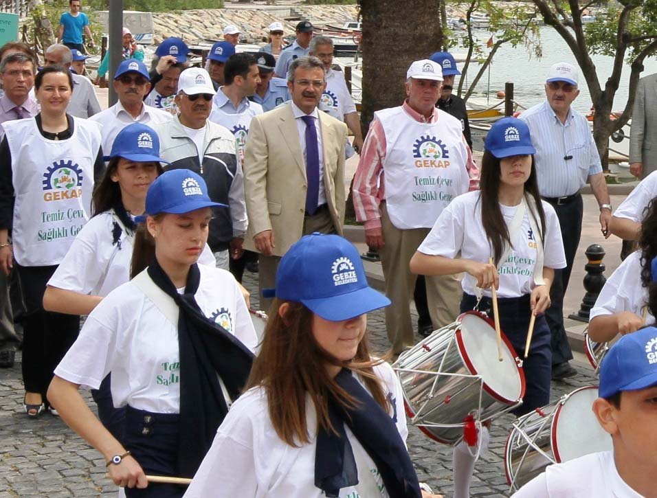 10.000 kişiyle sağlıklı yaşam yürüyüşü