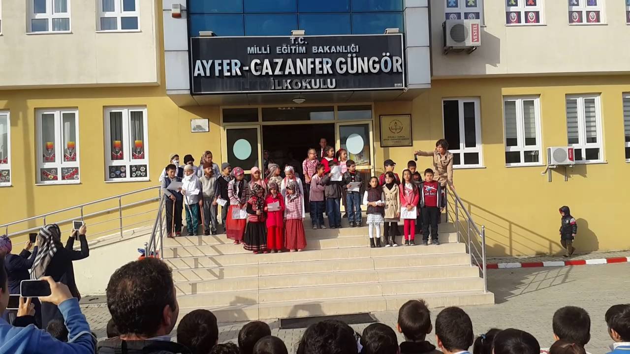 Ayfer Gazanfer Güngör İlkokulu'na özel ödül