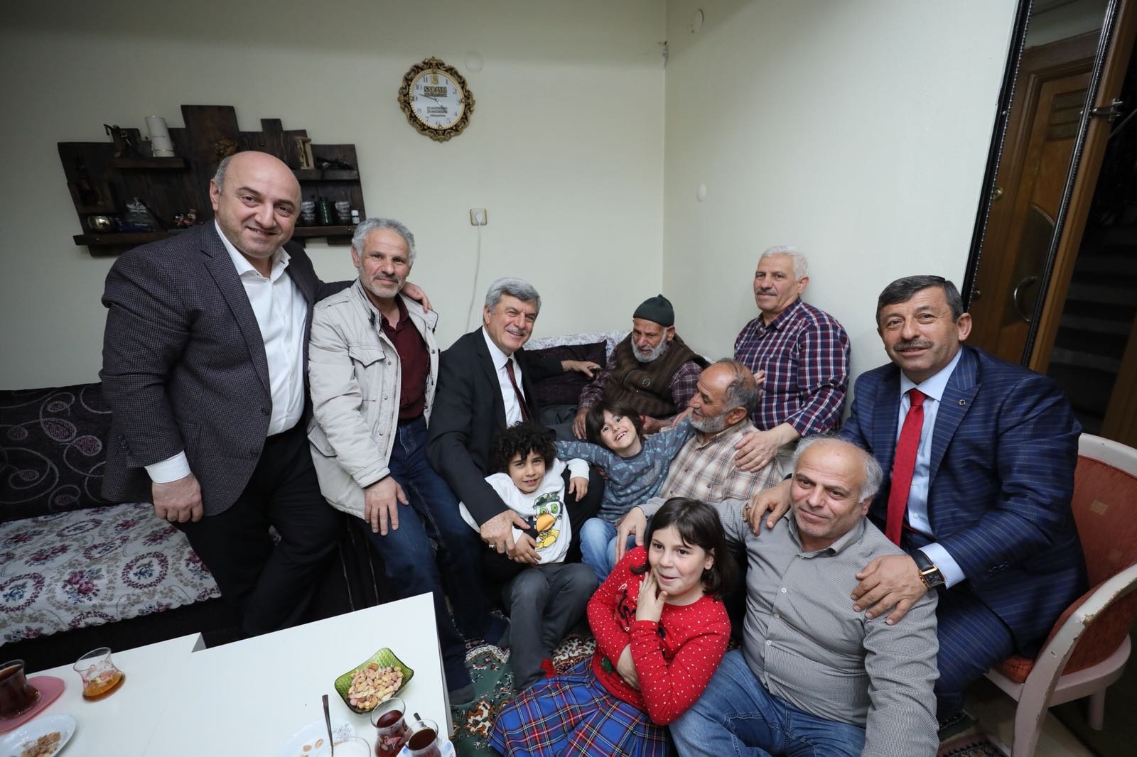 Darıca'daki yaşlıları evlerinde ziyaret ettiler