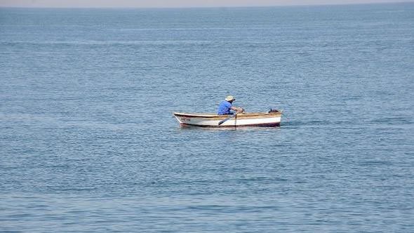 Otizm farkındalığı için Darıca'dan Yalova'ya kürek çekti