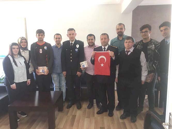 Ak Gençlik, Darıca Polisinin yanında