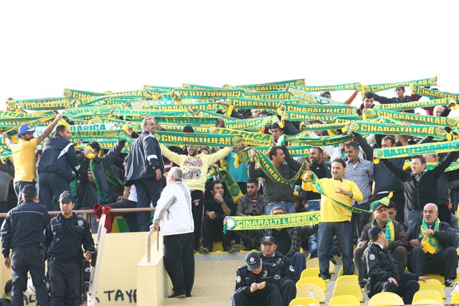 İzmir'i SARI - YEŞİL'e boyadılar!