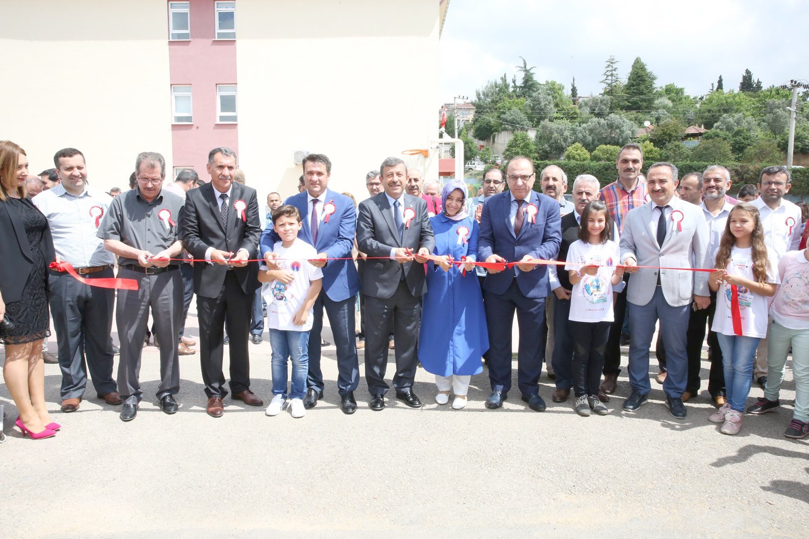 Öğrenciler emeklerini sergiyle görücüye çıkardı