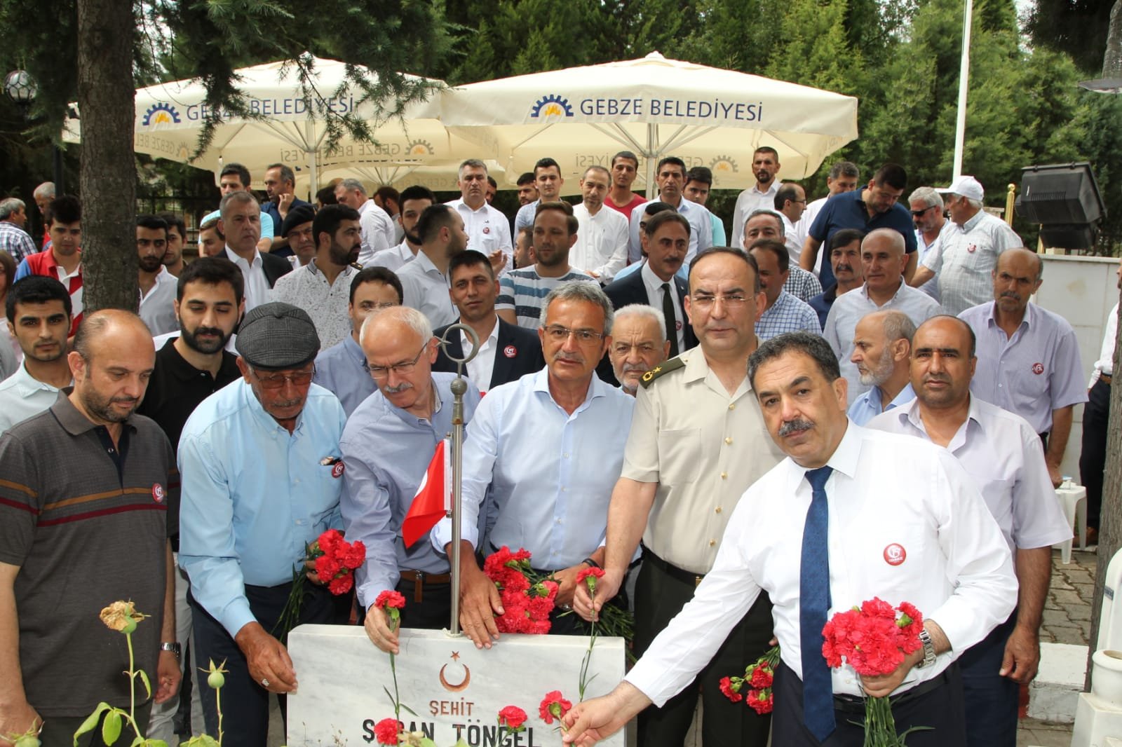 Köşker'den şehitlik ziyareti 