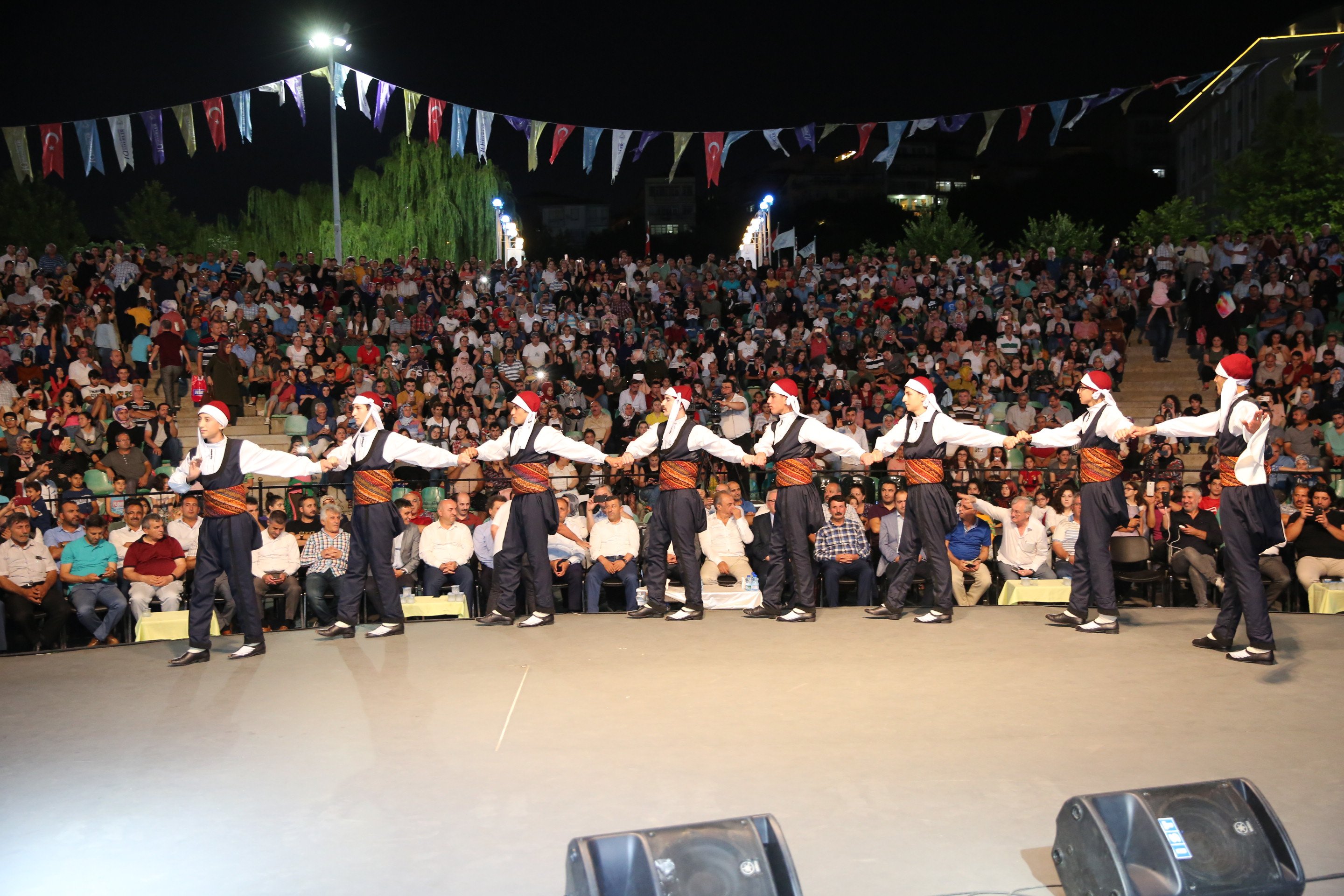 Sivas'ın Yiğidolarından türkü ziyafeti!