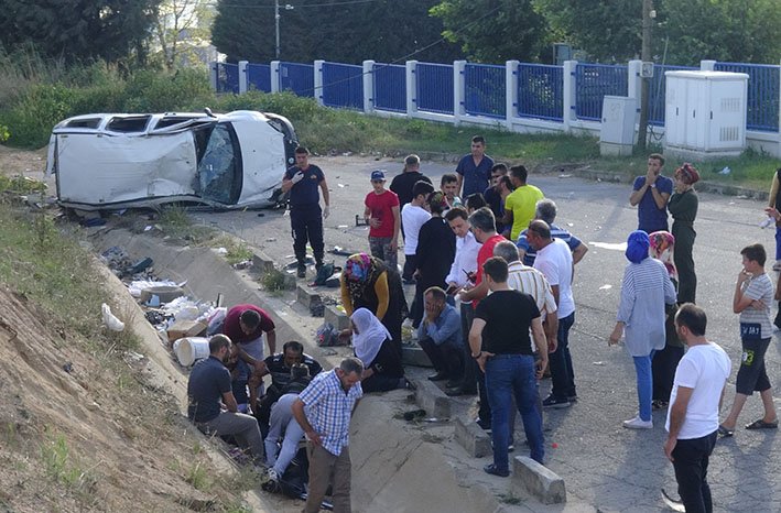 Konvoy halindeki akrabalar kaza yaptı: 1 Ölü, 5 yaralı