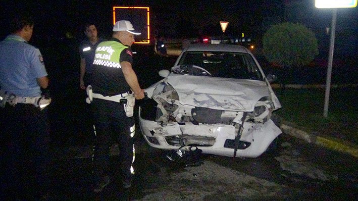 ''Dur'' Tabelasına uymayınca, kamyona çarptı