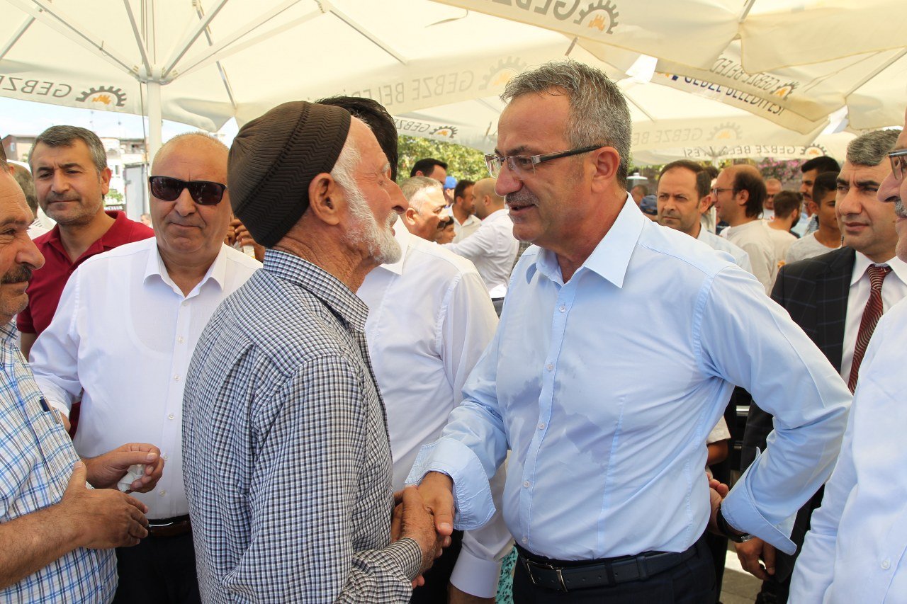 Gebzeliler, meydanda bayramlaştı