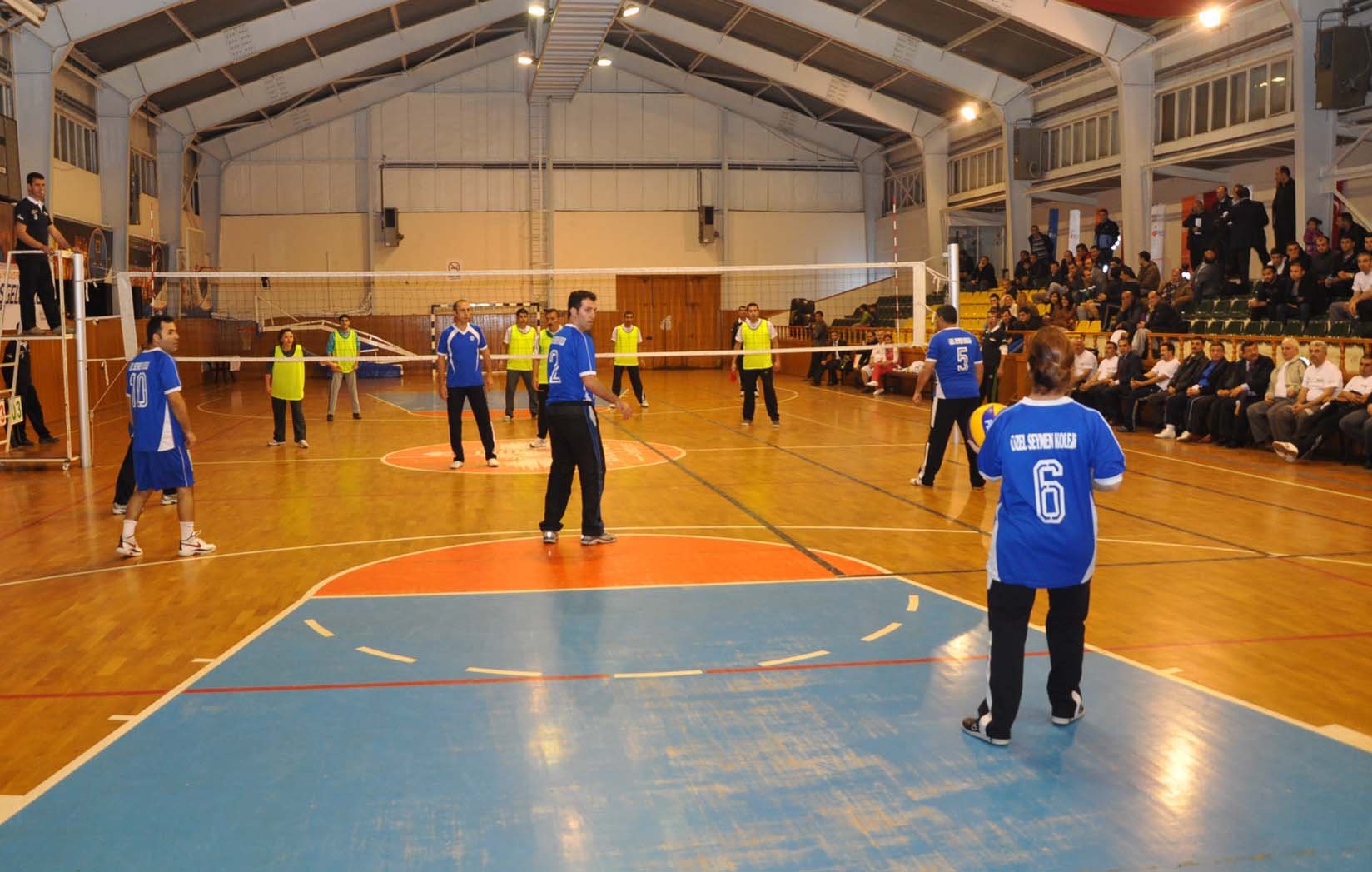 Voleybol heyecanı tam gaz sürüyor