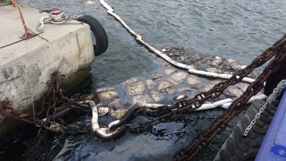 Darıca'da denizi kirleten gemi Yalova'da yakalandı