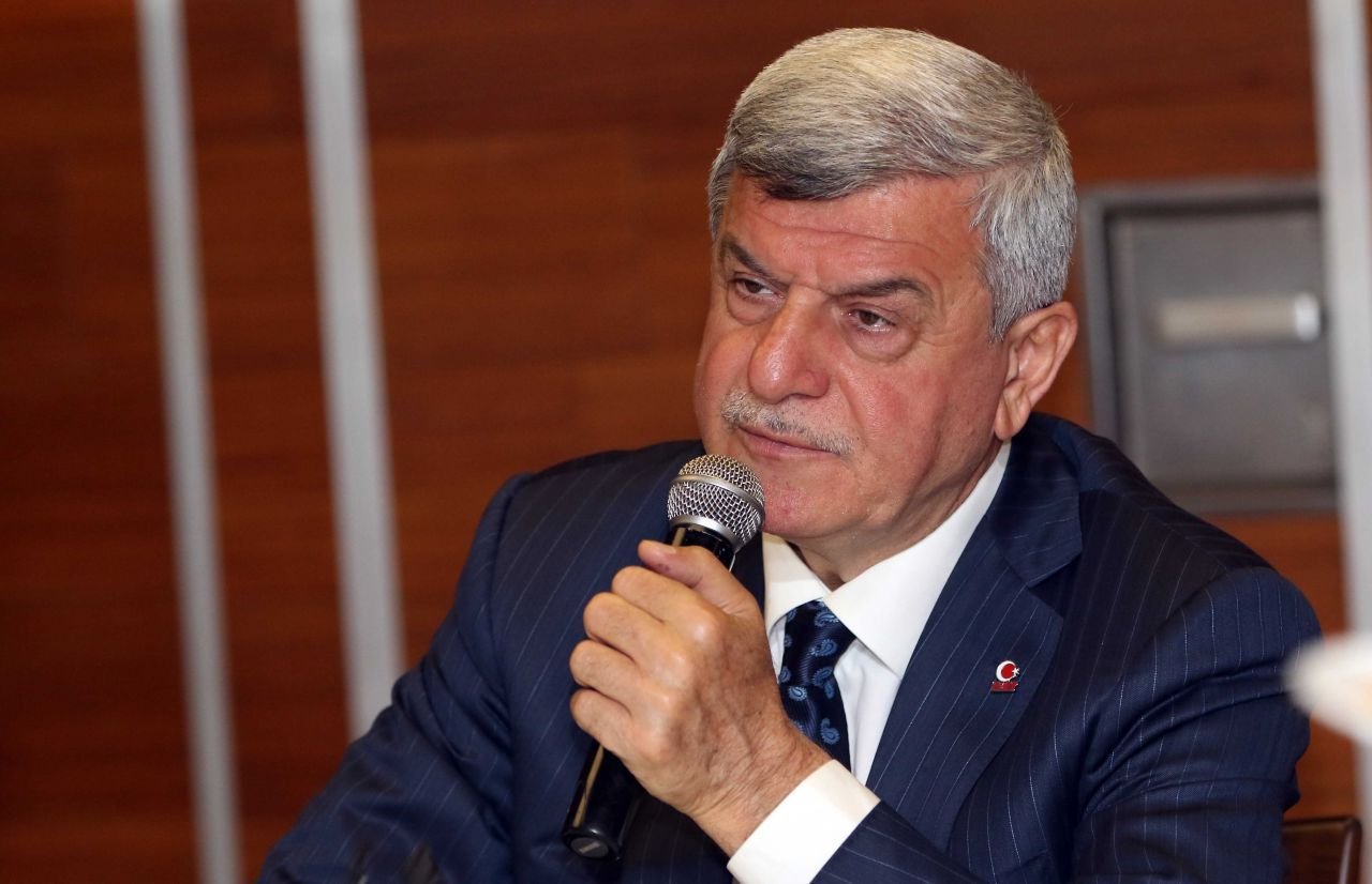 Karaosmanoğlu; İlçe belediye başkanlarının en az yarısı değişir!