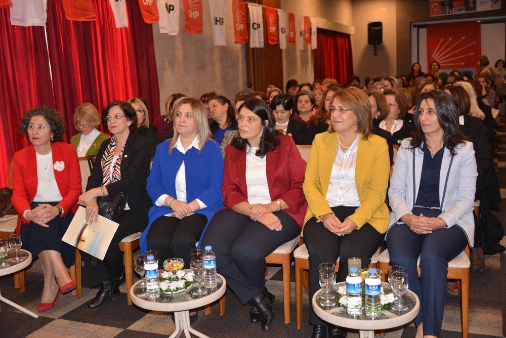 CHP'li kadınlar yerel seçimler için Darıca'da bir araya geldi