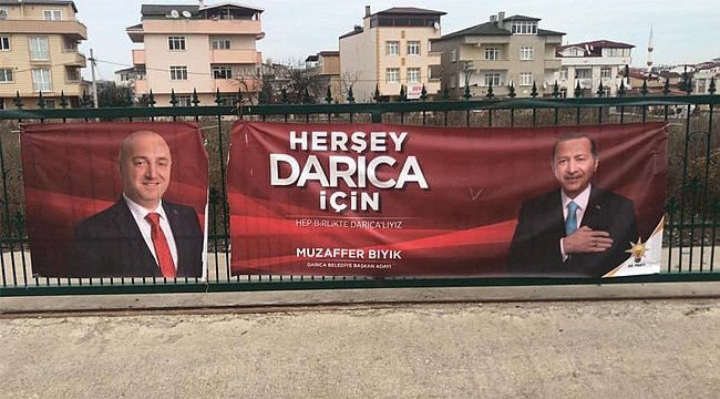 Muzaffer Bıyık'ın afişlerini yırttılar!