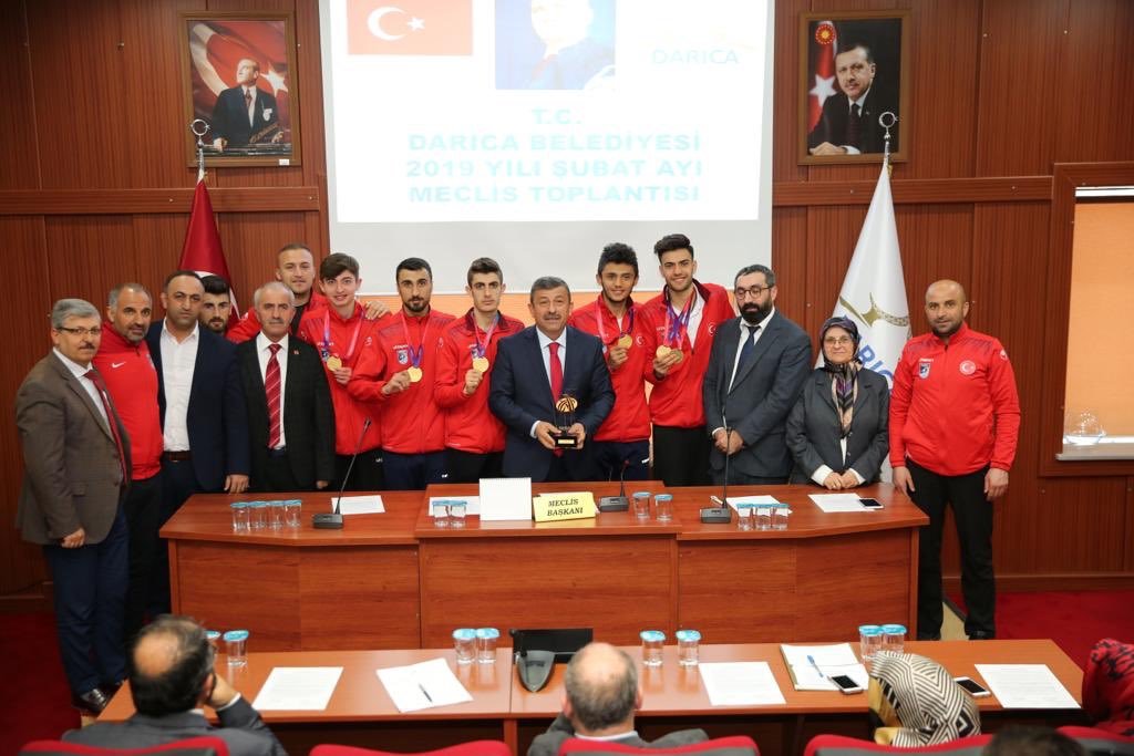 Darıca meclisi, şampiyon sporcuları ödüllendirdi