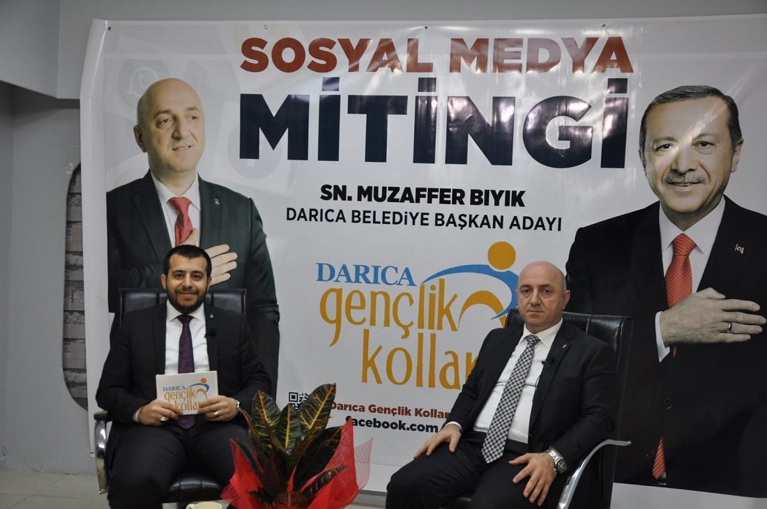 Gençler sordu, Bıyık cevapladı!
