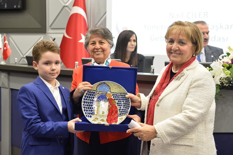 Gebze Kızılay'da başkan yeniden Tunçel!