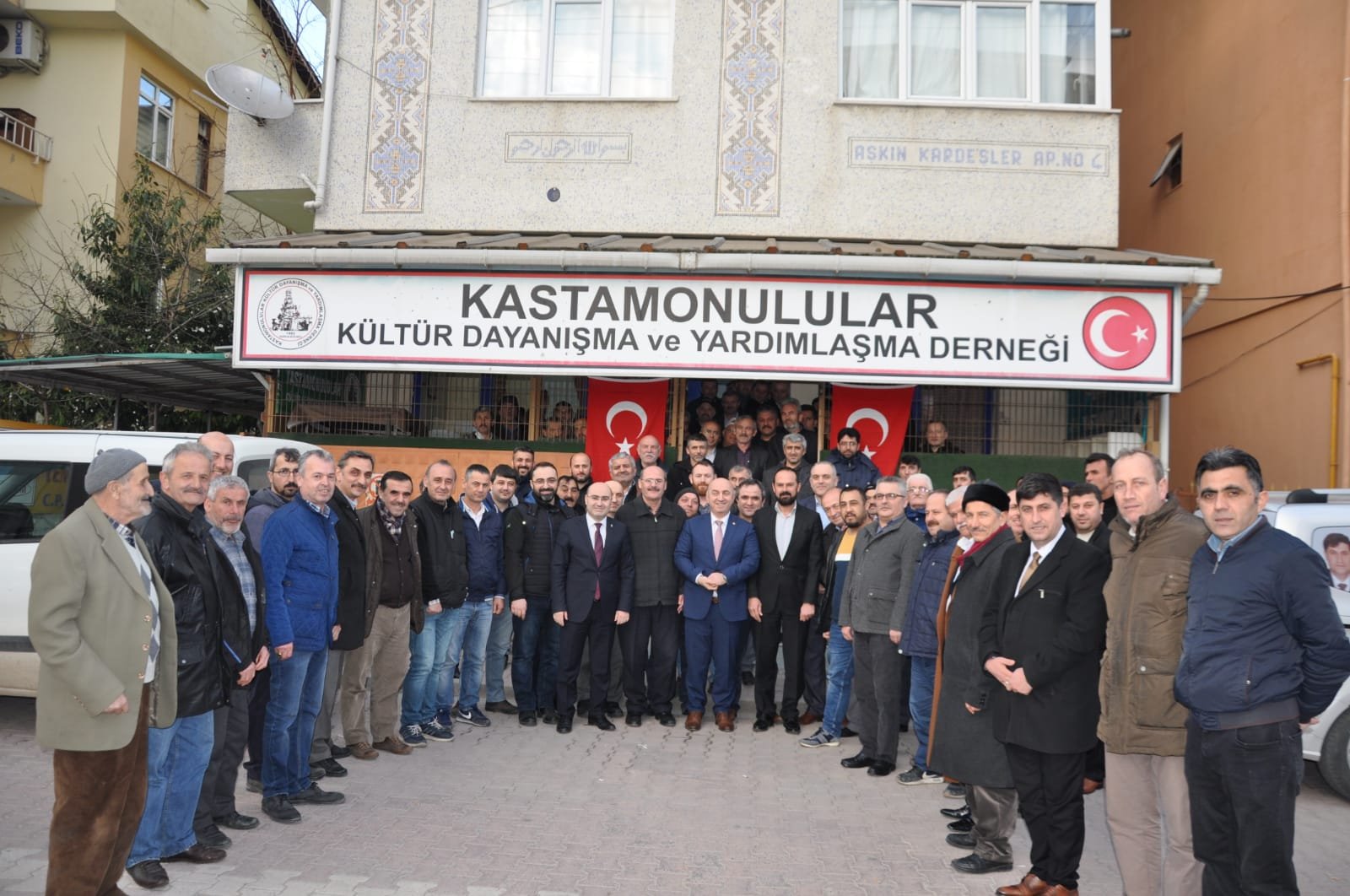 Hemşerileri Bıyık'ı bağrına bastı