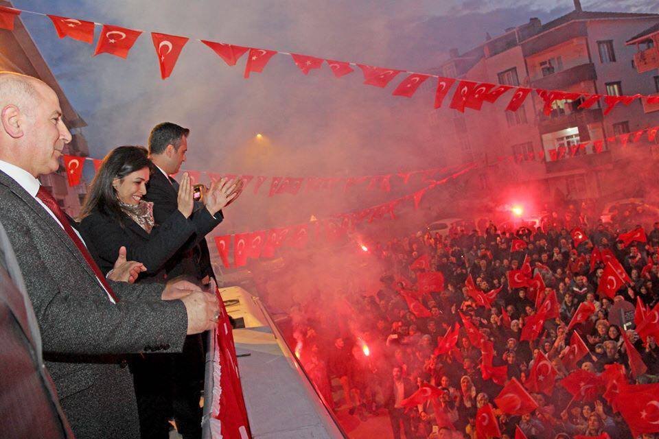 Törk'ü Türk Bayrakları ile karşıladılar